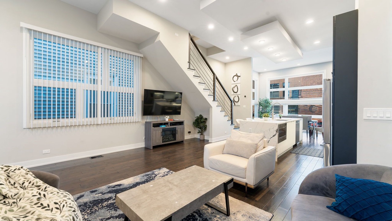 Photo of Livingroom in West Bucktown