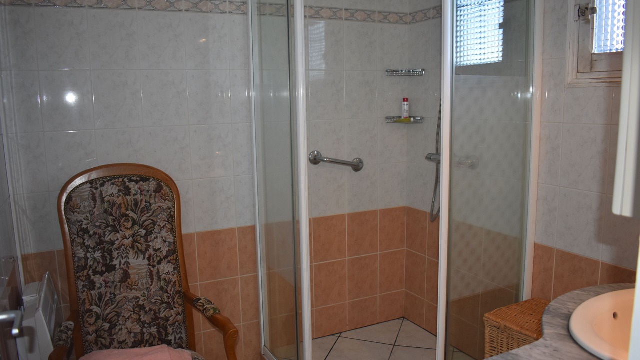 Photo of Bathroom in Lugan