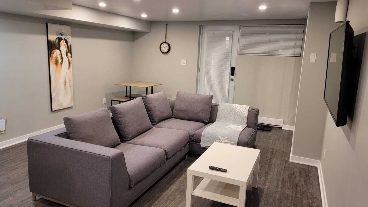 Photo of Livingroom in Longueuil