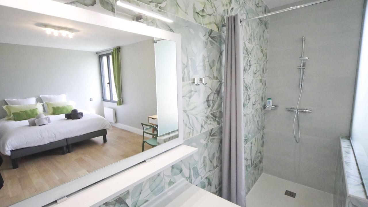 Photo of Bathroom in Saint-Cyr-sur-Morin