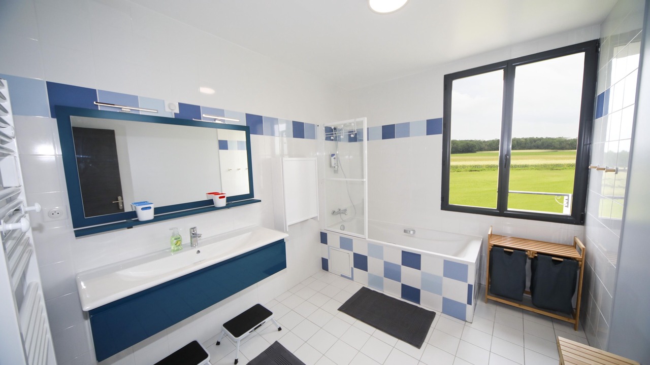 Photo of Bathroom in Saint-Cyr-sur-Morin
