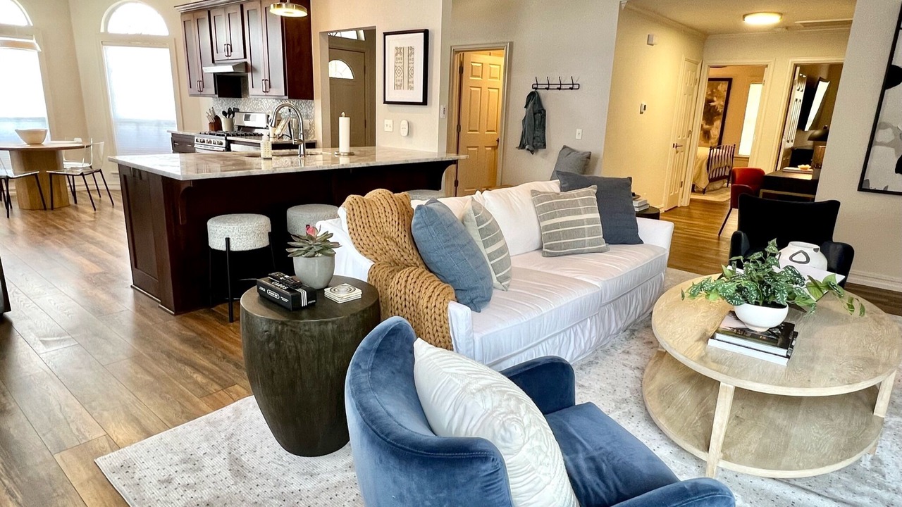 Photo of Livingroom in Jenks