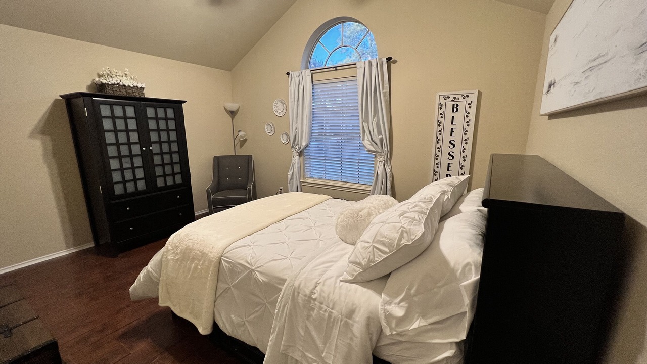 Photo of Bedroom in Atascocita