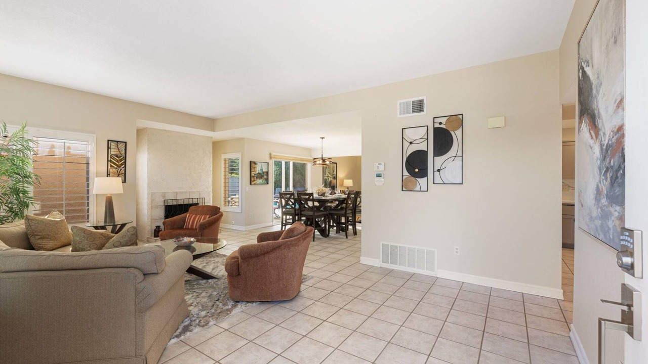 Photo of Livingroom in Magnesia Falls Cove