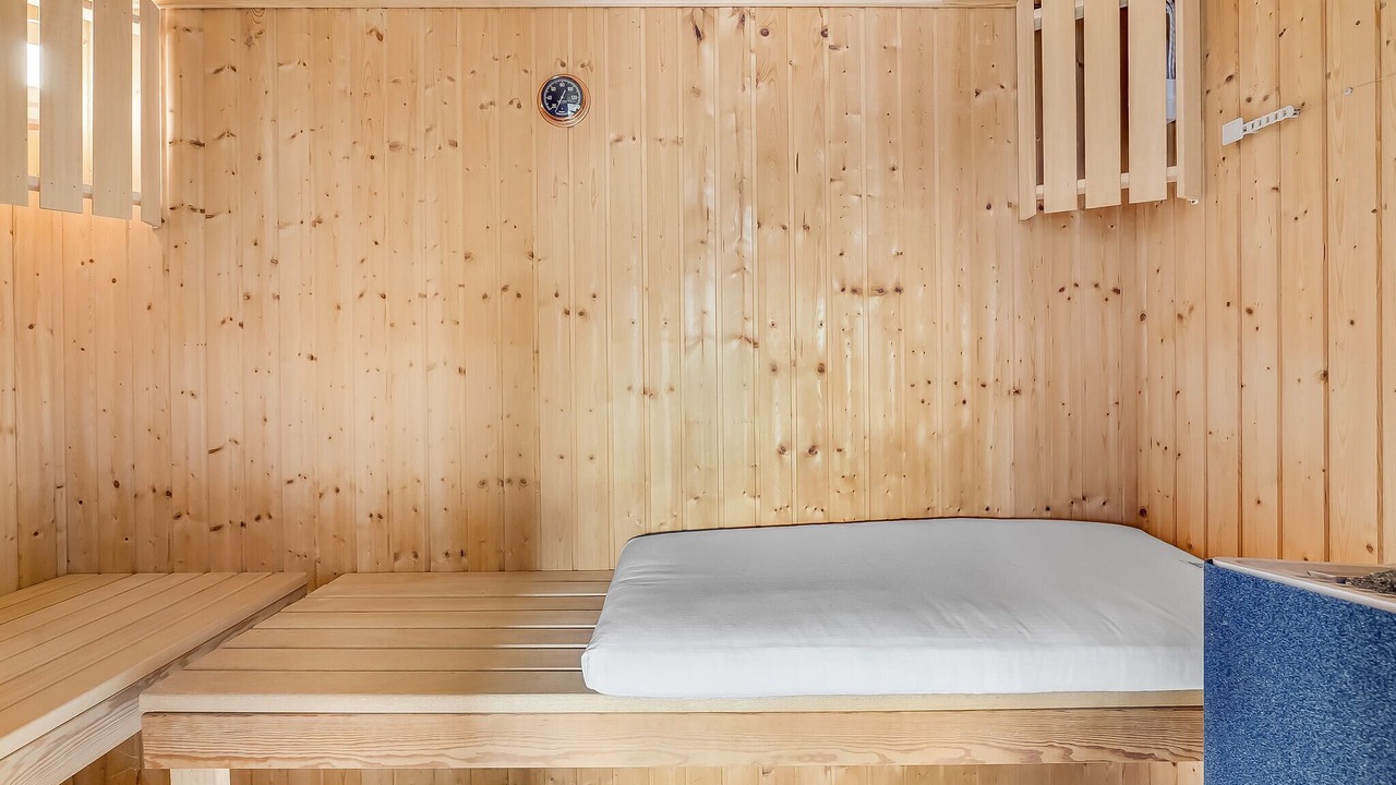 Photo of Others in Sklskr