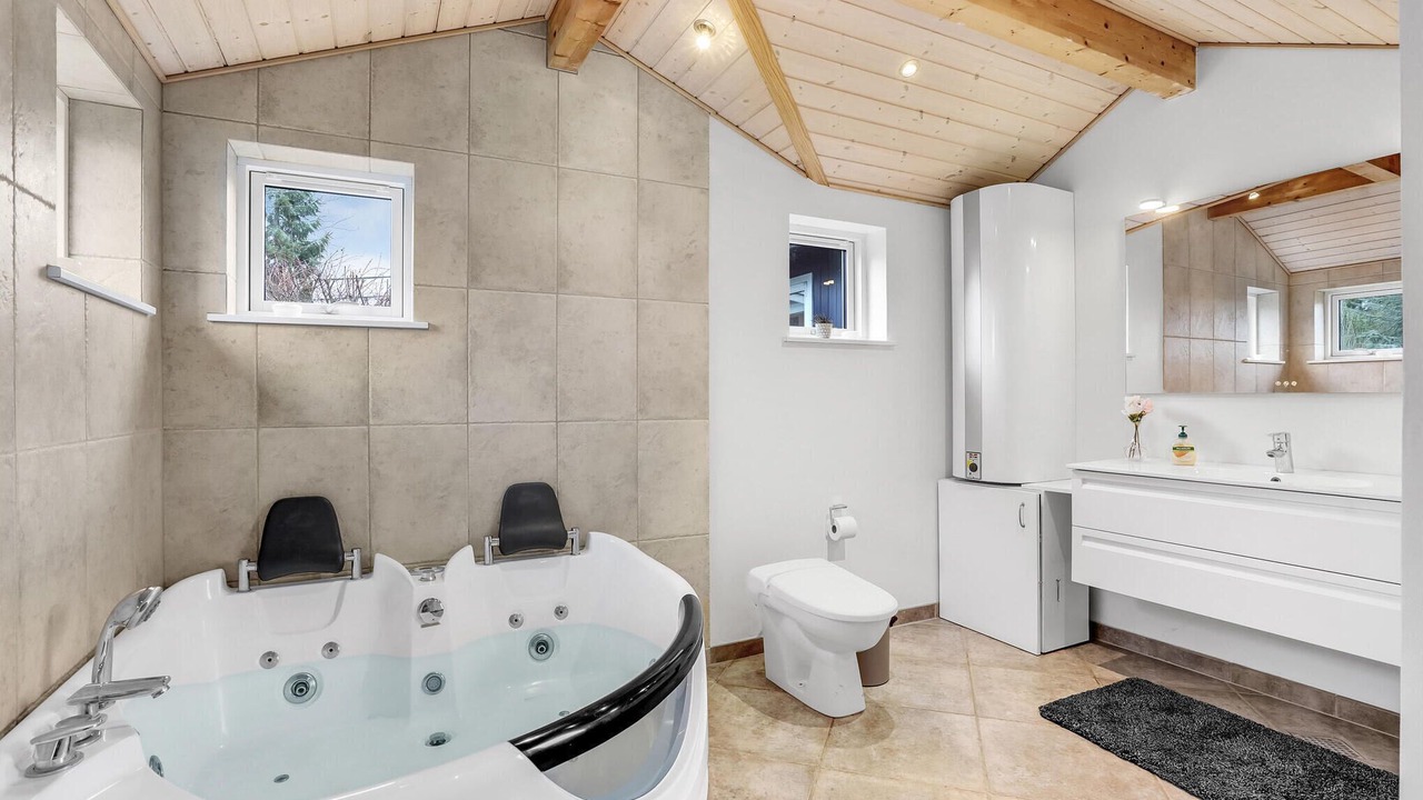 Photo of Bathroom in Dannemare