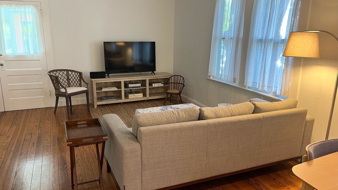 Photo of Livingroom in Laurel Park