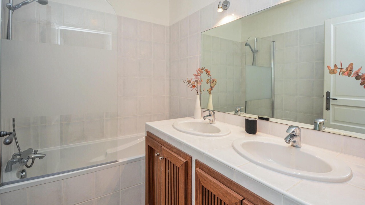 Photo of Bathroom in Aigues-Mortes