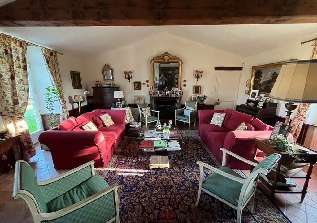 Photo of Livingroom in Saint-Georges-de-Pointindoux