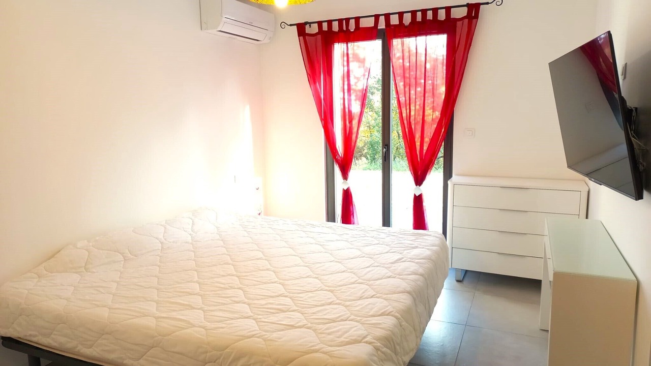 Photo of Bedroom in Carsan