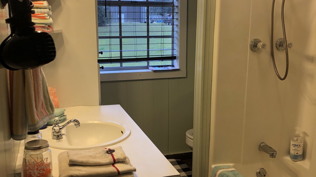 Photo of Bathroom in Mittie