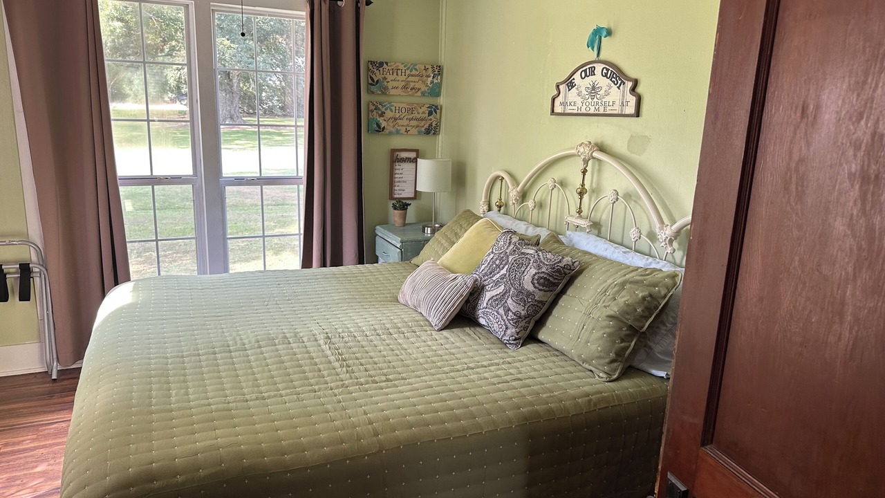 Photo of Bedroom in Mittie
