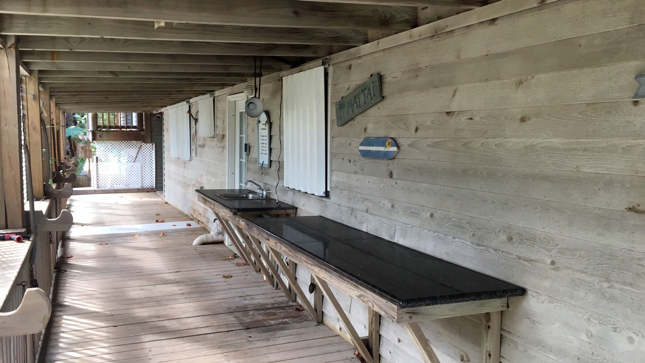 Photo of Patio Balcony in Crescent Beach