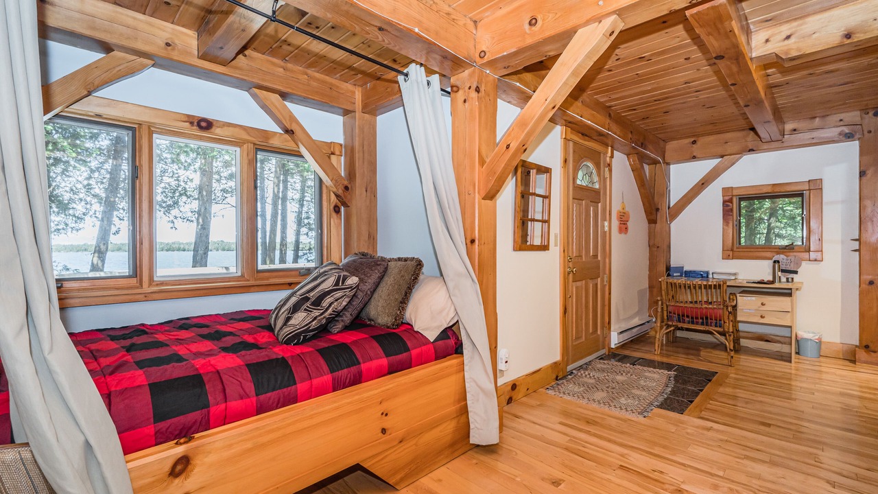 Photo of Bedroom in Tobermory