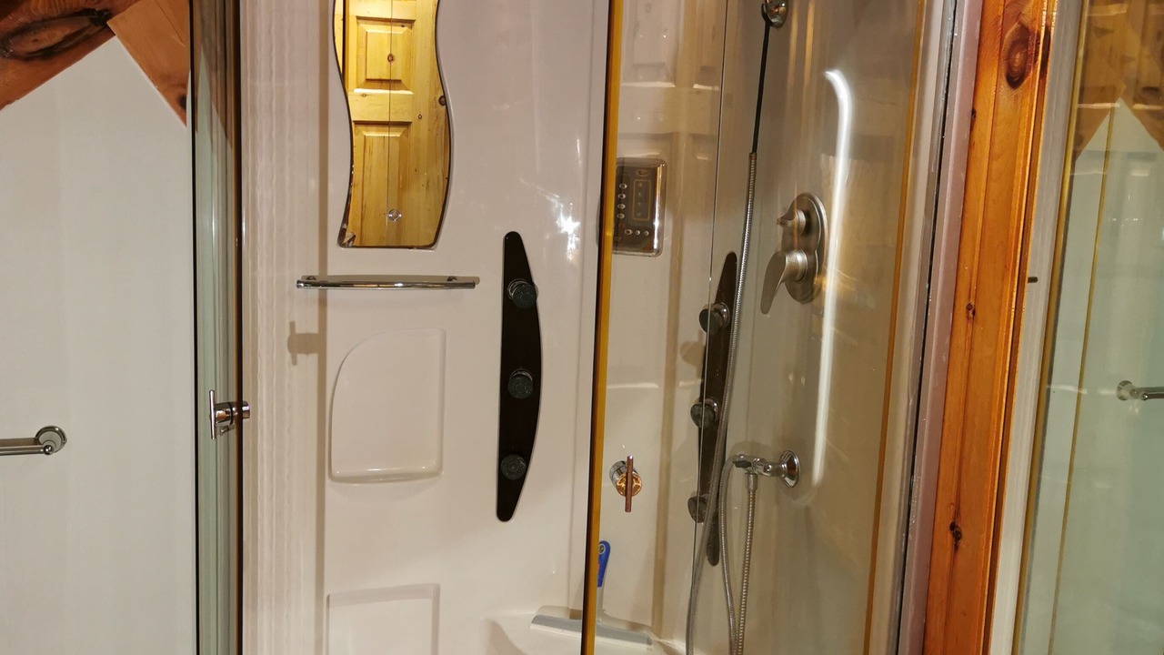 Photo of Bathroom in Tobermory