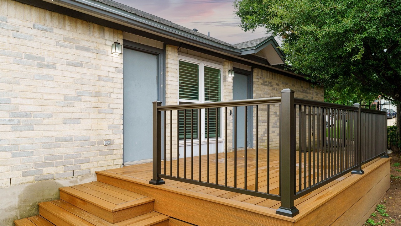 Photo of Outdoor in East Oak Hill