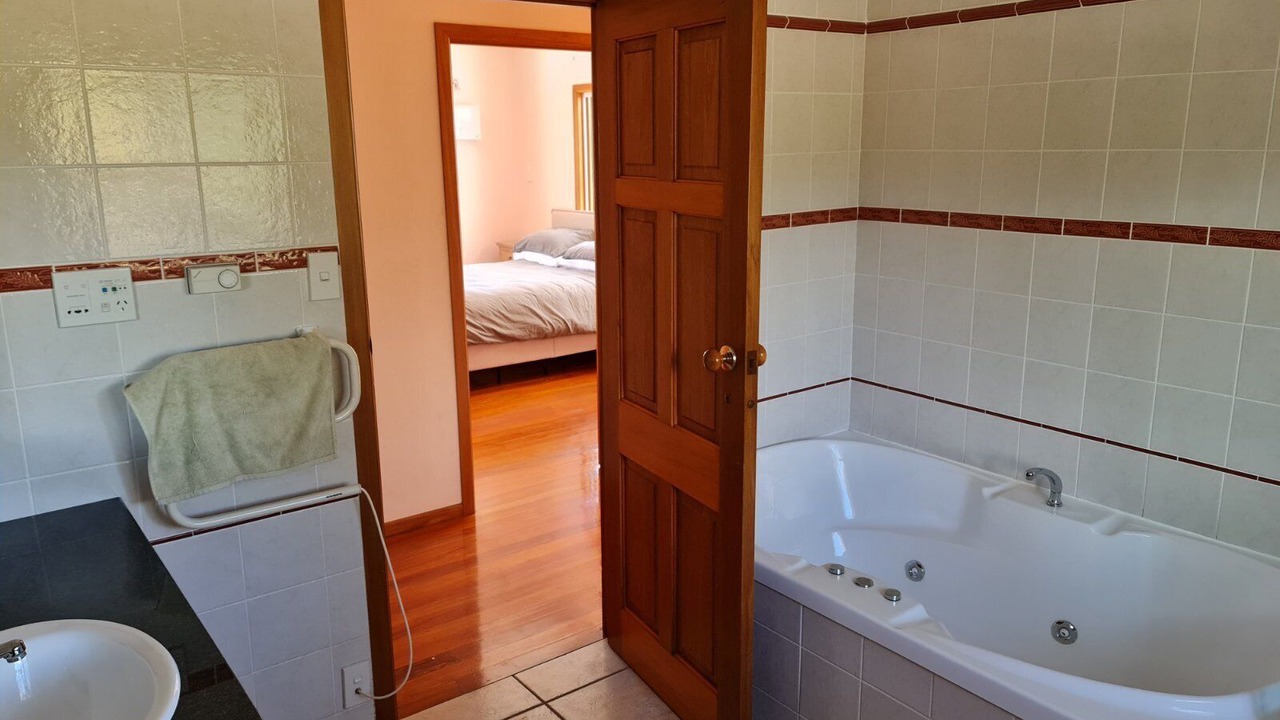 Photo of Bathroom in Houhora