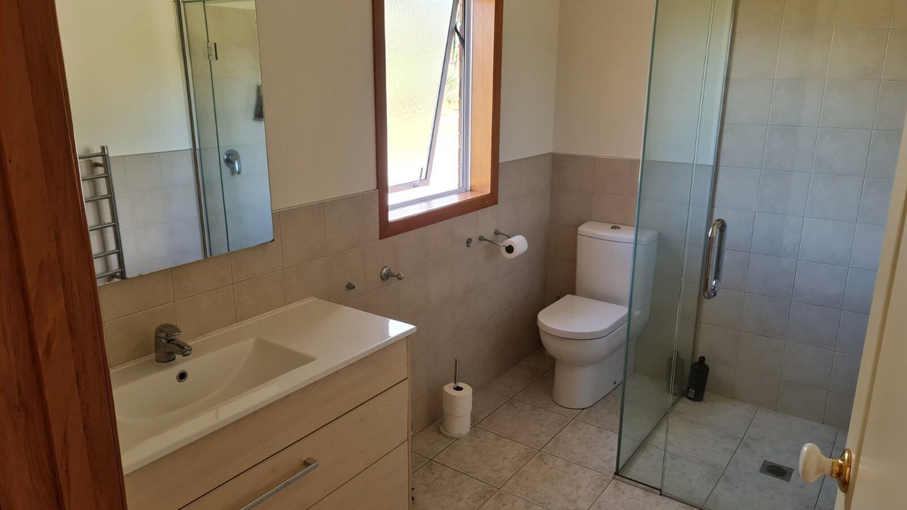 Photo of Bathroom in Houhora