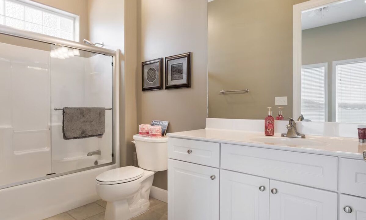 Photo of Bathroom in Linn Creek