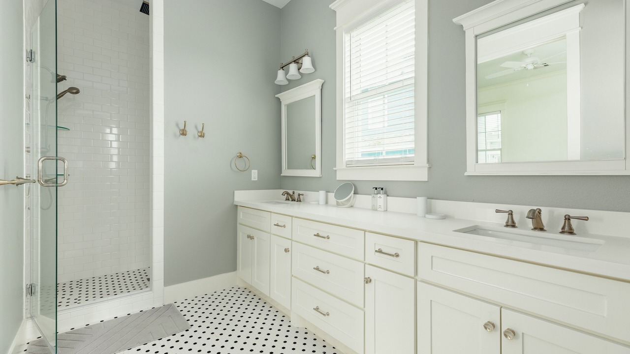 Photo of Bathroom in Red Fish Cove