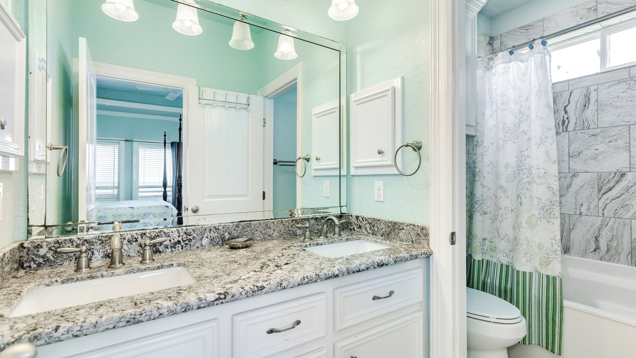 Photo of Bathroom in Pointe San Luis