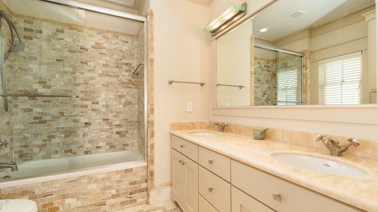 Photo of Bathroom in Beachside Village
