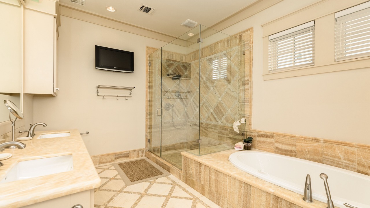 Photo of Bathroom in Beachside Village