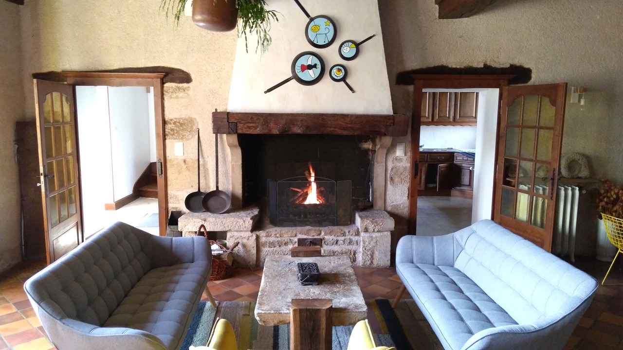 Photo of Livingroom in Eguilly