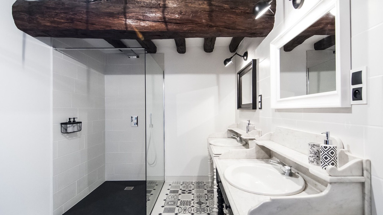 Photo of Bathroom in Eguilly