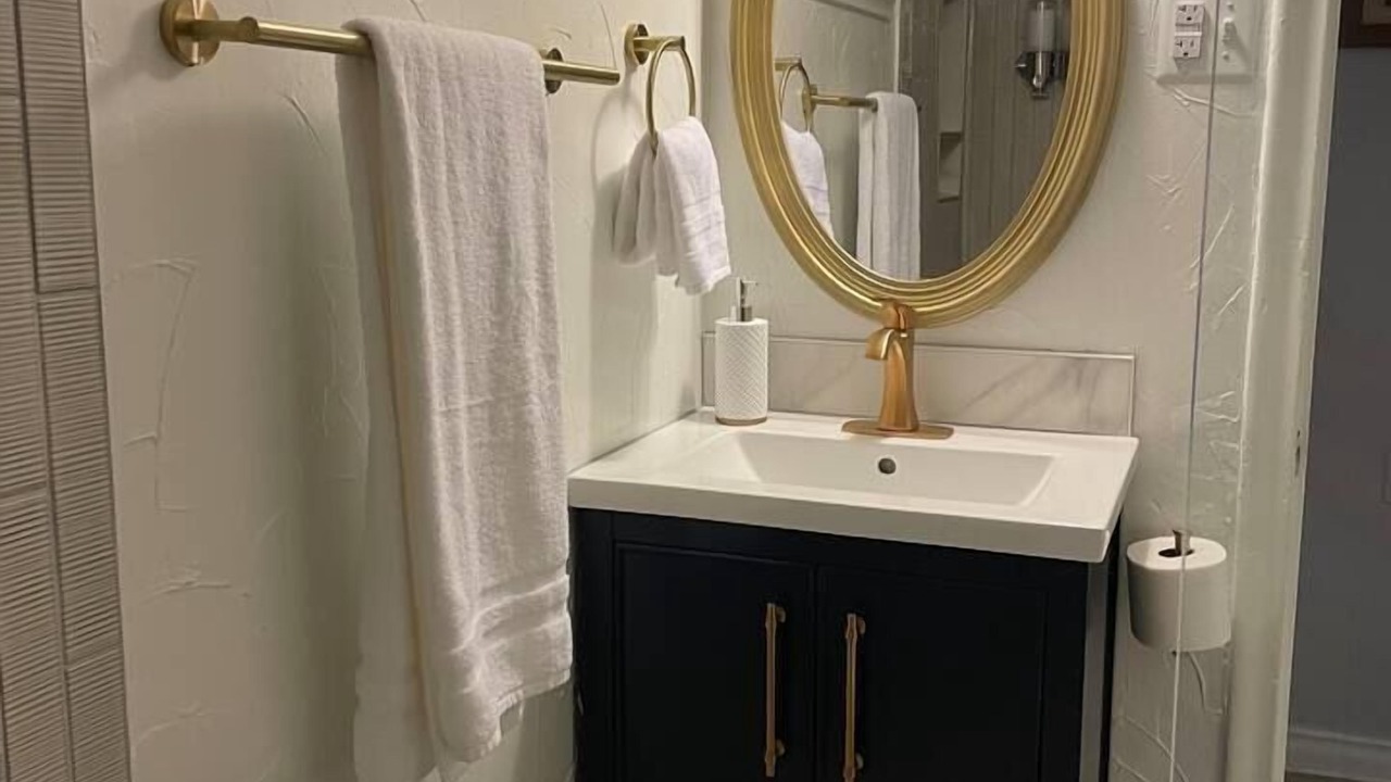 Photo of Bathroom in Knox - Henderson