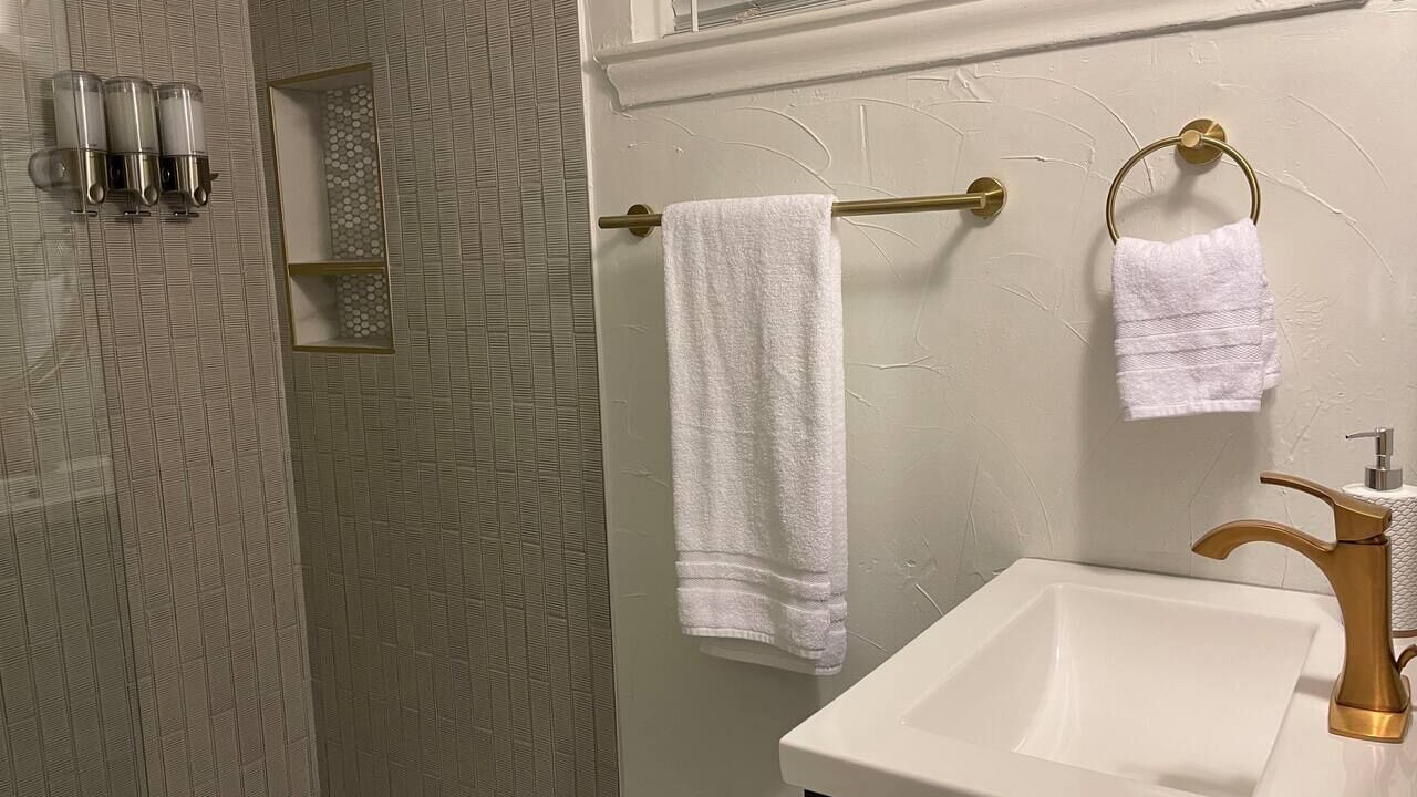 Photo of Bathroom in Knox - Henderson
