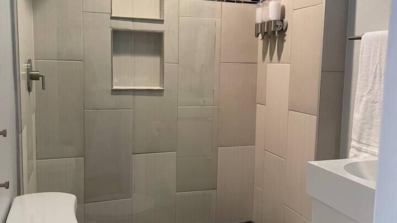 Photo of Bathroom in Knox - Henderson
