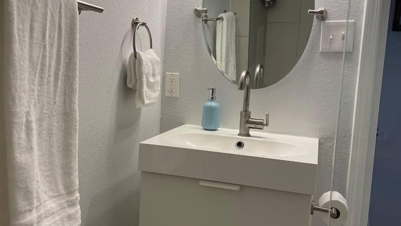 Photo of Bathroom in Knox - Henderson