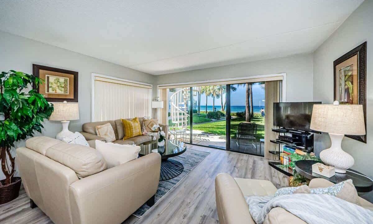 Photo of Livingroom in Belleair Beach