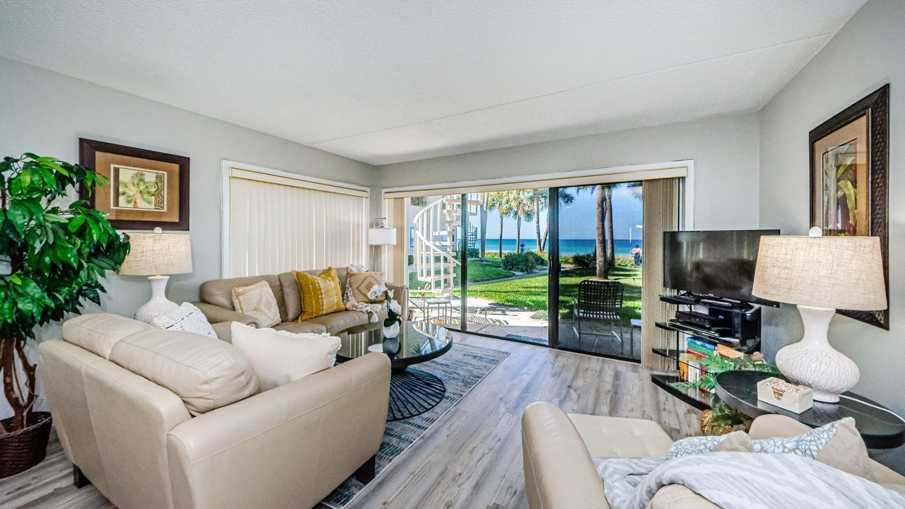 Photo of Livingroom in Belleair Beach
