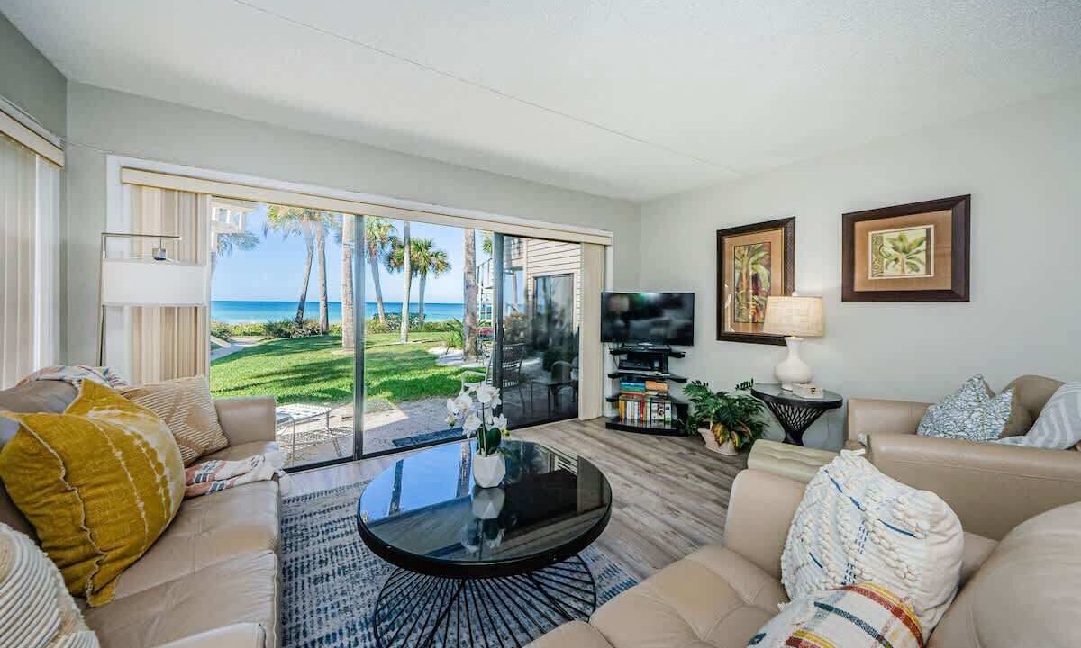 Photo of Livingroom in Belleair Beach