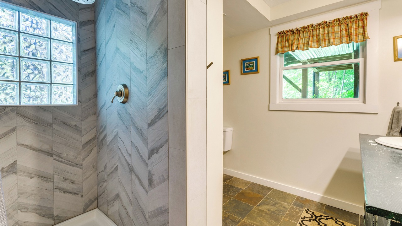Photo of Bathroom in Hayesville