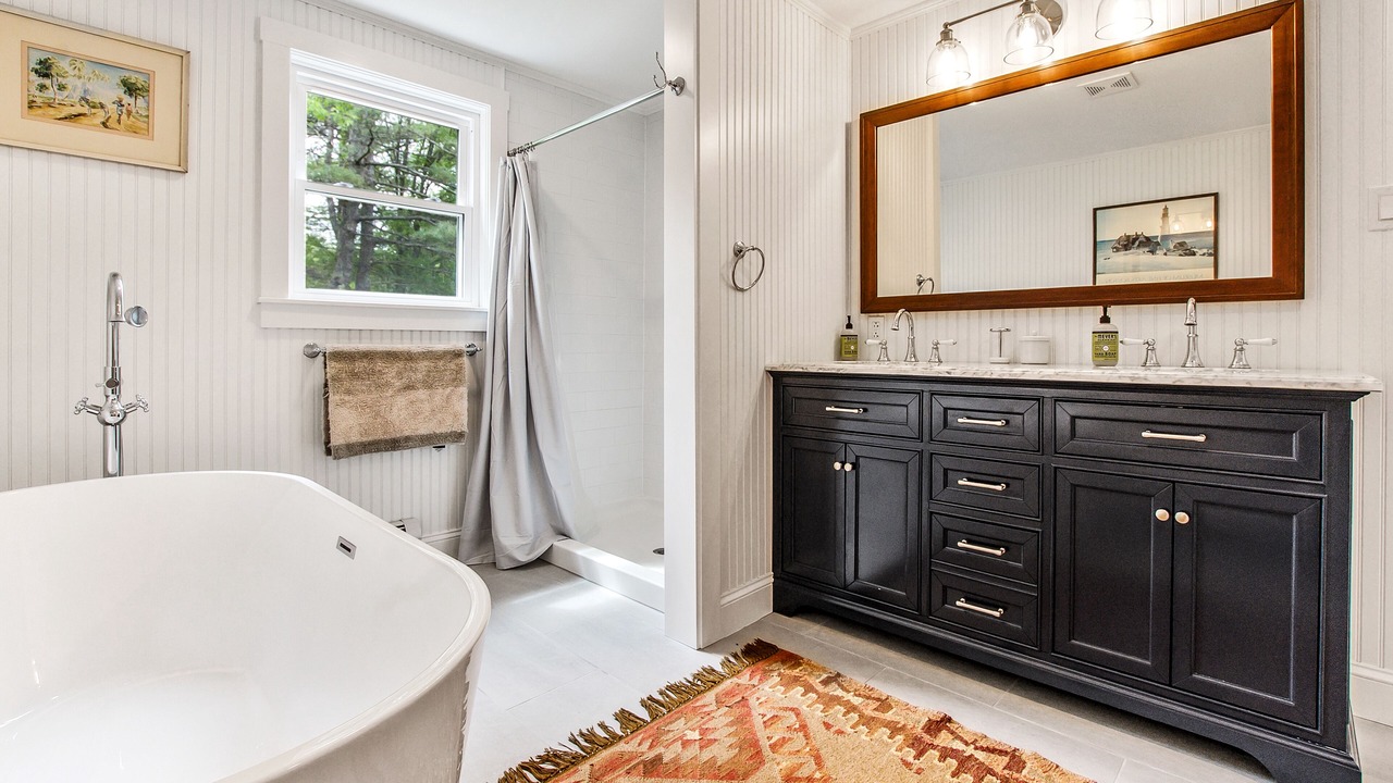 Photo of Bathroom in Sunapee