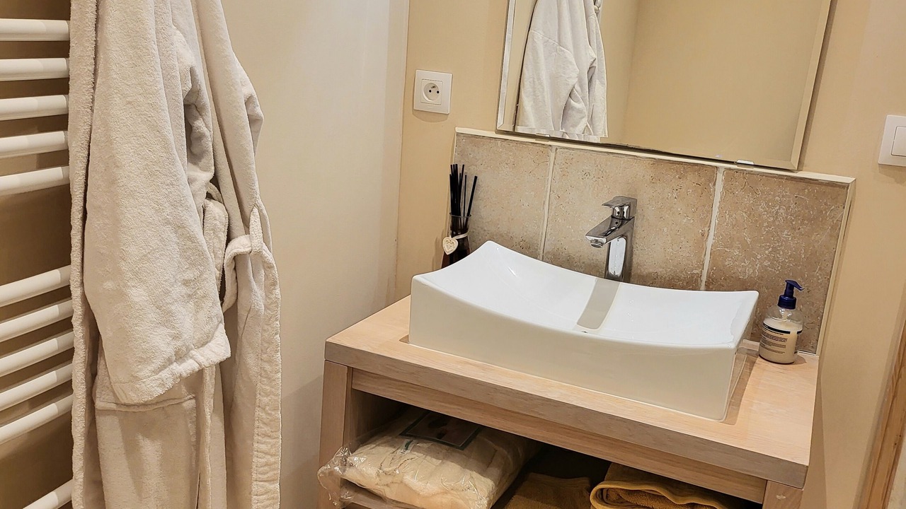Photo of Bathroom in Mazerolles-du-Razes