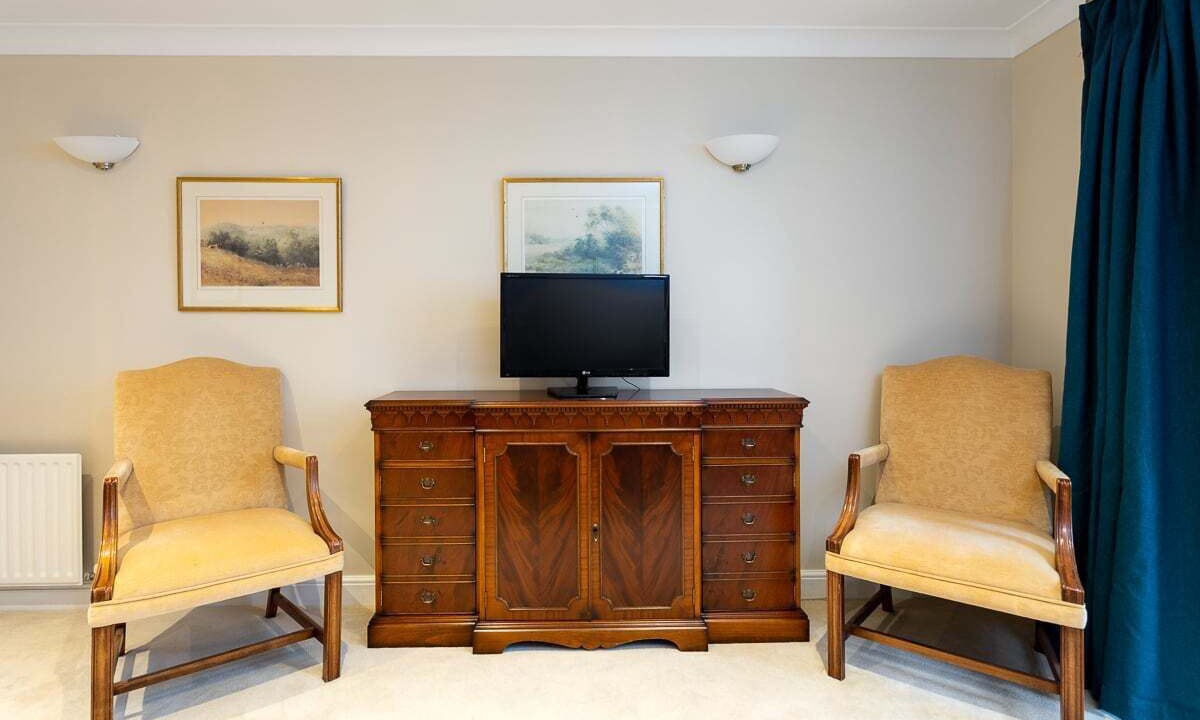 Photo of Others in Tower Hill