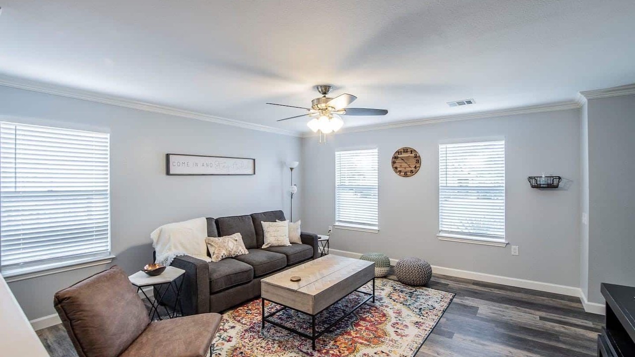 Photo of Livingroom in Briarcreek