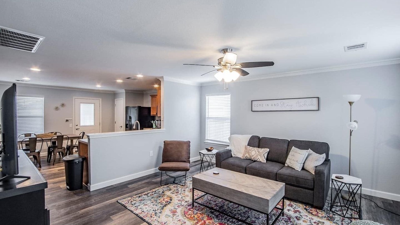 Photo of Livingroom in Briarcreek