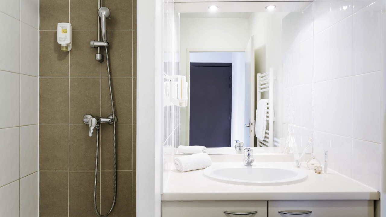 Photo of Bathroom in Clemenceau