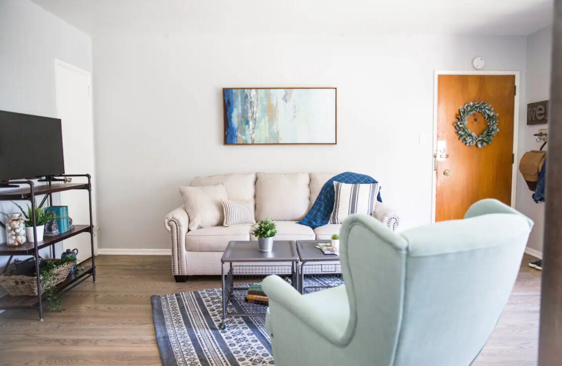 Photo of Livingroom in Alamitos Beach