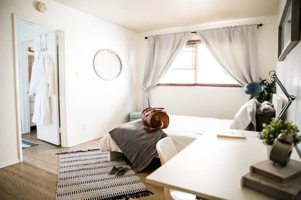 Photo of Bedroom in Alamitos Beach