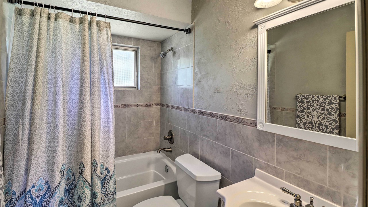 Photo of Bathroom in Lakeview