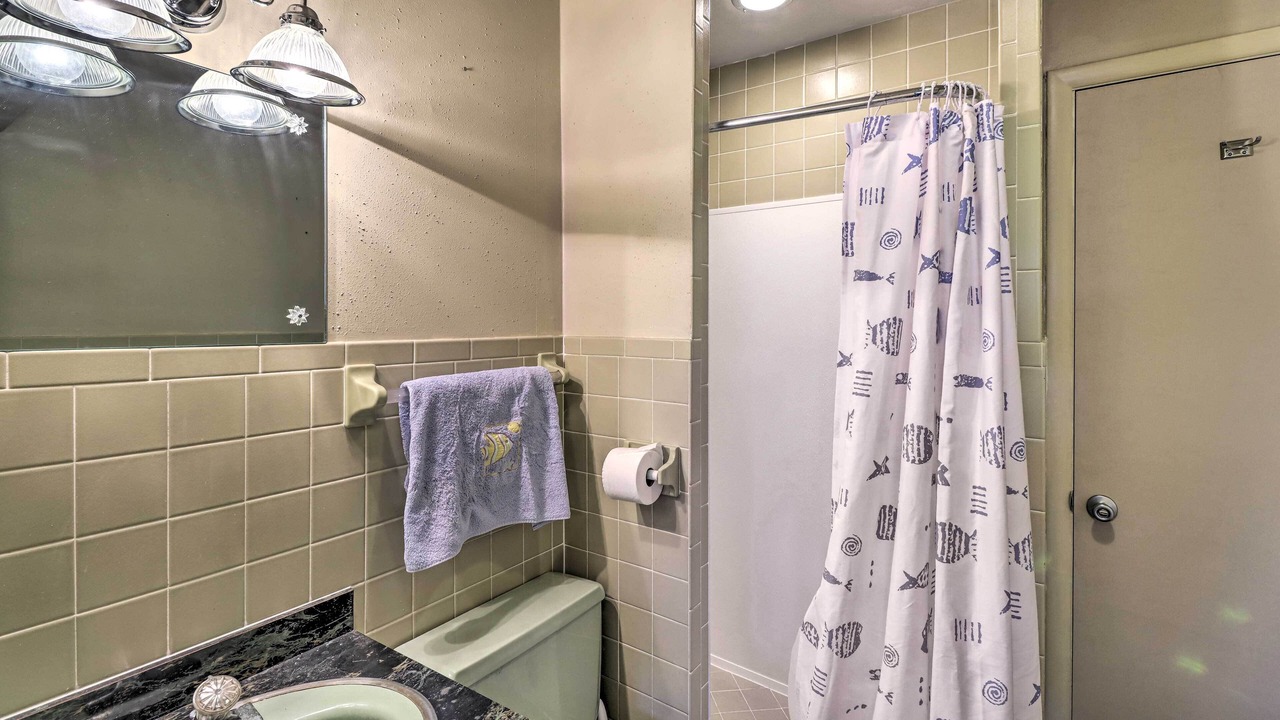 Photo of Bathroom in Lakeview