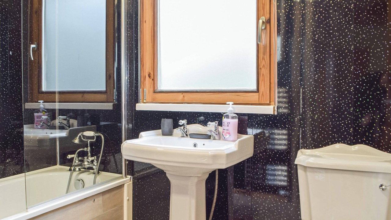 Photo of Bathroom in Llanybri