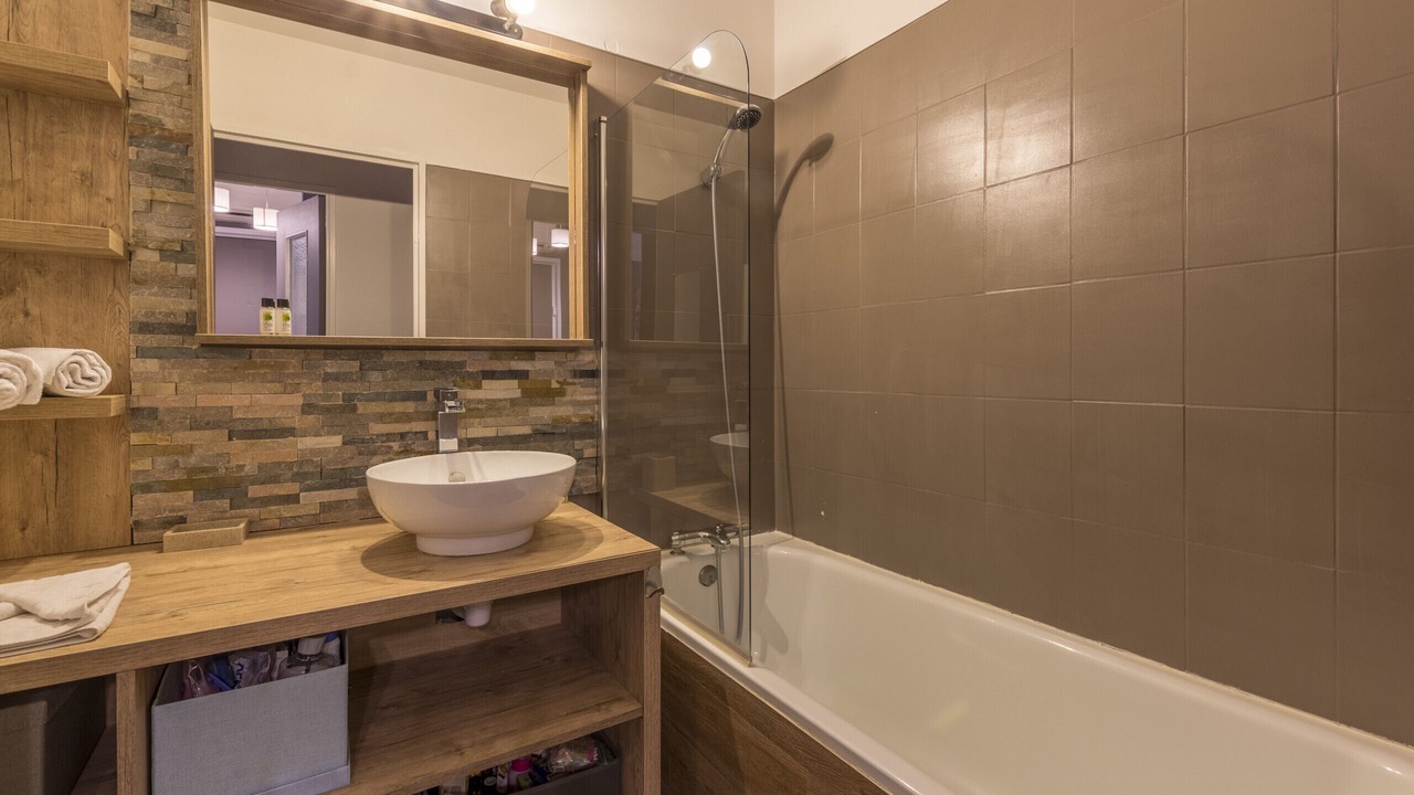 Photo of Bathroom in Antigone