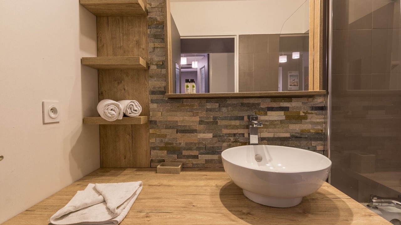 Photo of Bathroom in Antigone